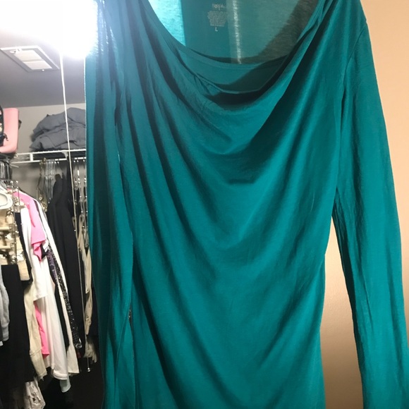 Cute top - Picture 2 of 3